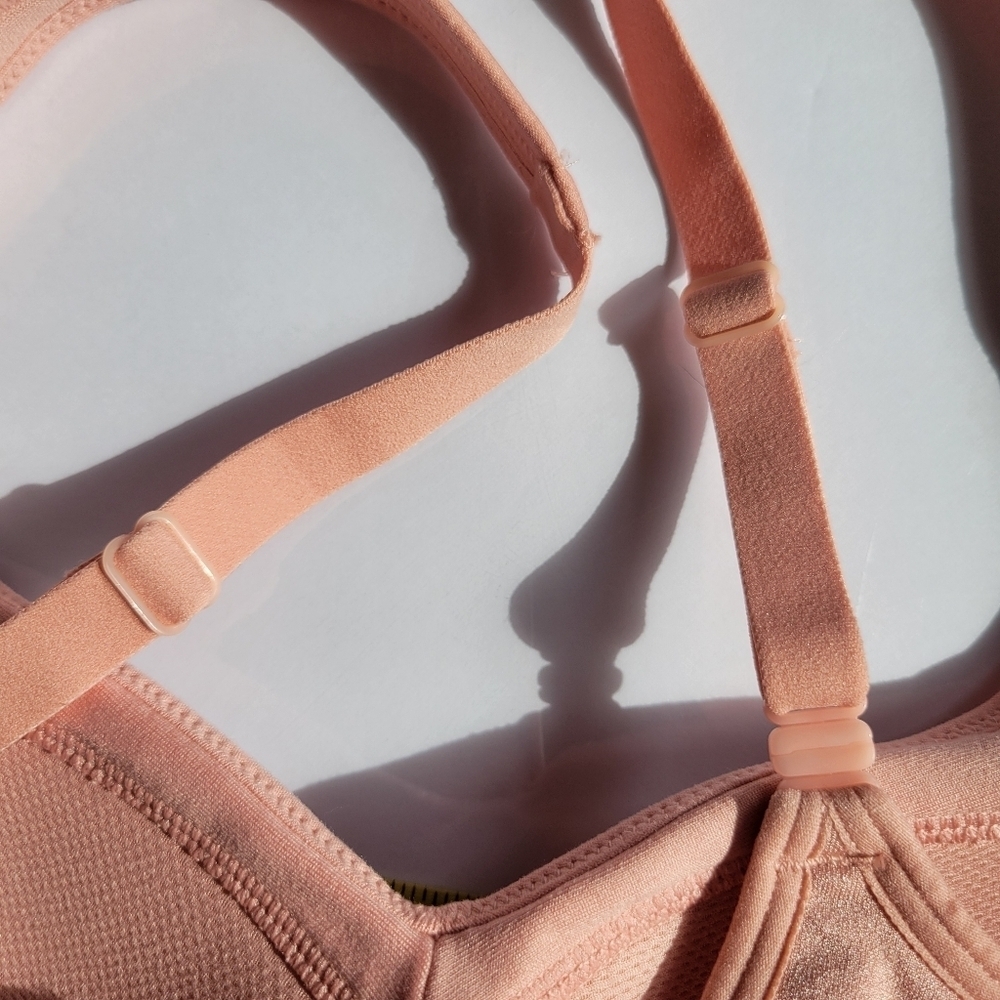 Vanity Fair Women's Pink Bra - Picture 8 of 9
